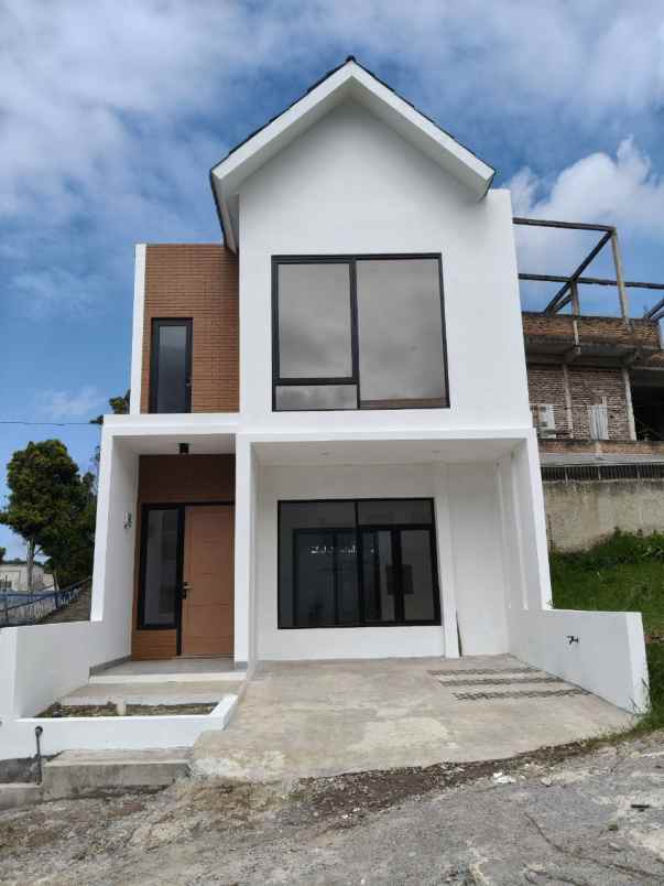 dijual rumah nuansa alam setiabudi