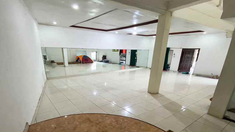 dijual rumah padasuka