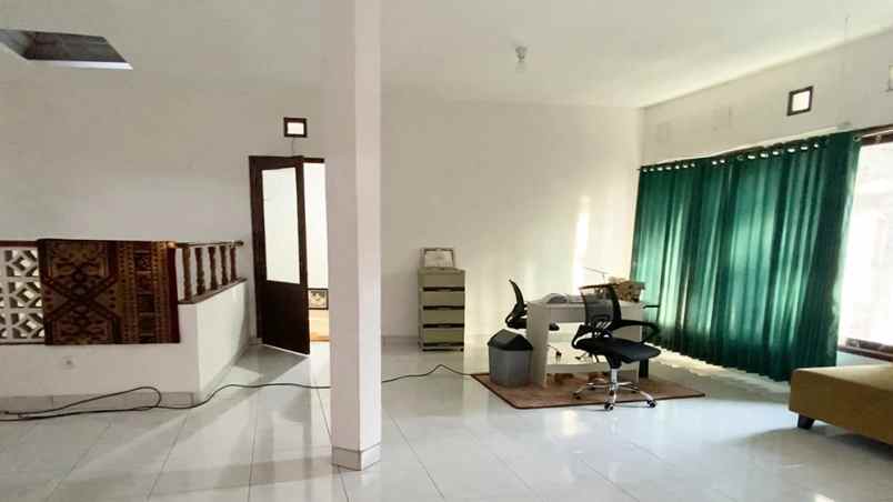 dijual rumah padasuka
