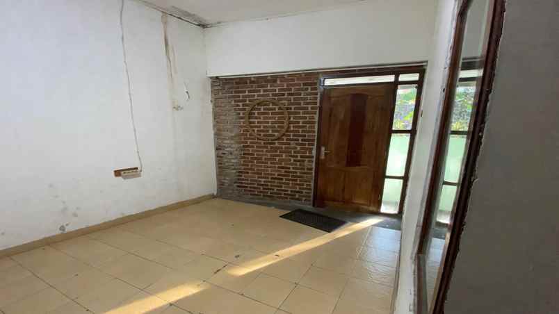 dijual rumah padasuka