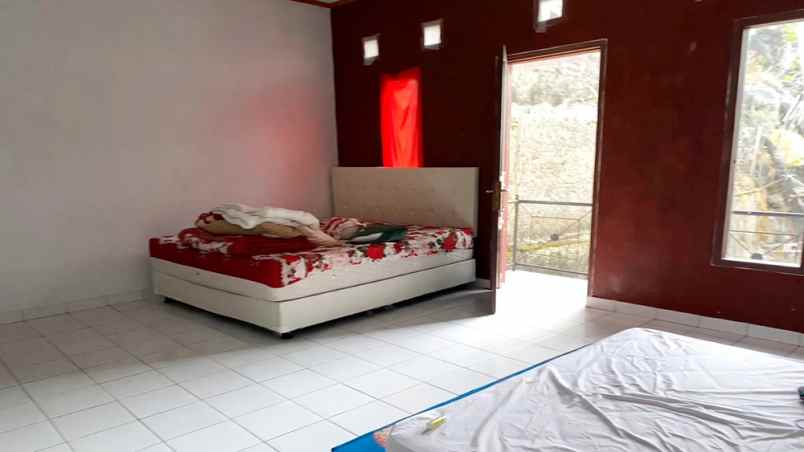 dijual rumah padasuka