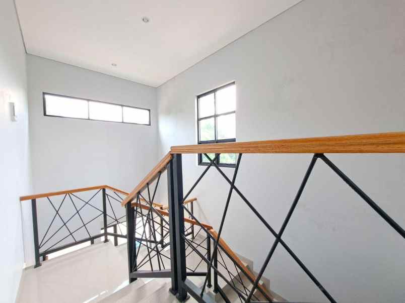 dijual rumah pedurenan