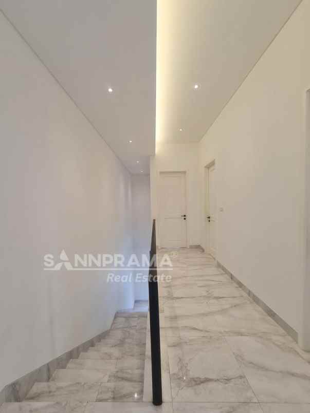 dijual rumah pegadungan kalideres