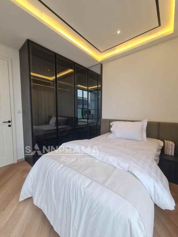 dijual rumah pegadungan kalideres