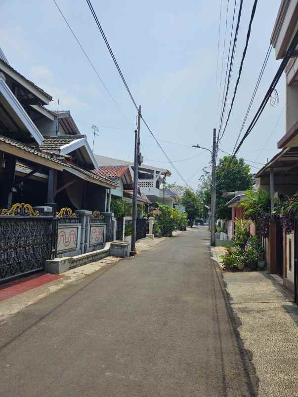 dijual rumah penggilingan elok