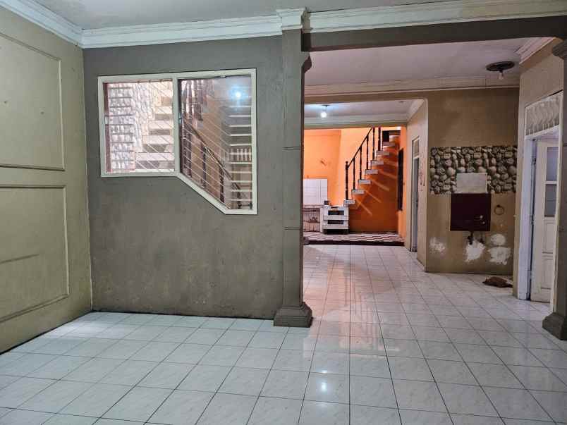 dijual rumah penggilingan elok
