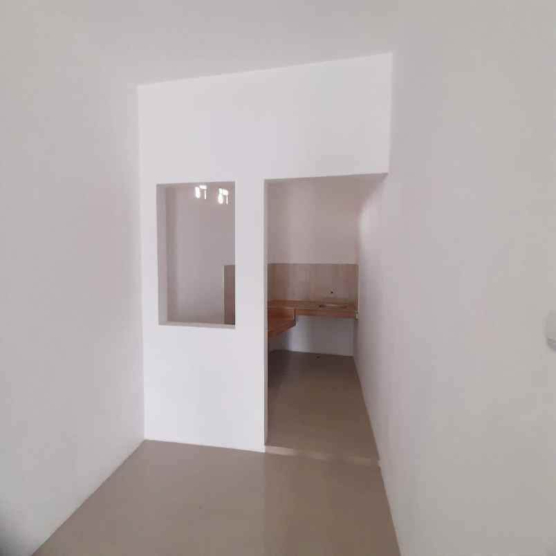 dijual rumah perum graha prima baru