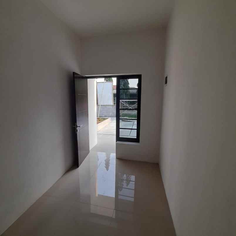 dijual rumah perum graha prima baru