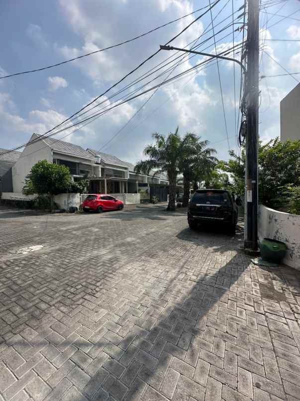 dijual rumah perumahan de naila