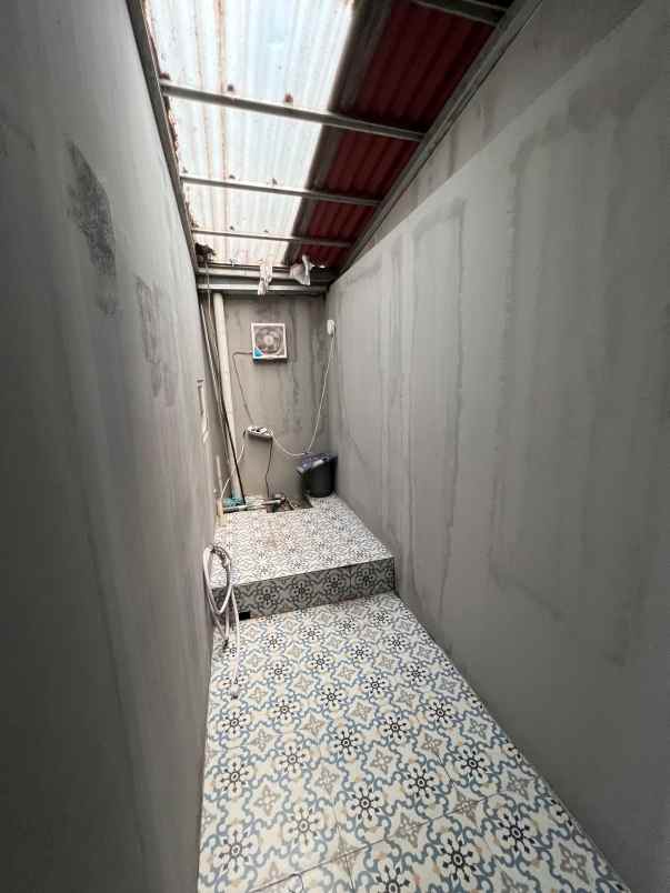 dijual rumah perumahan grand west