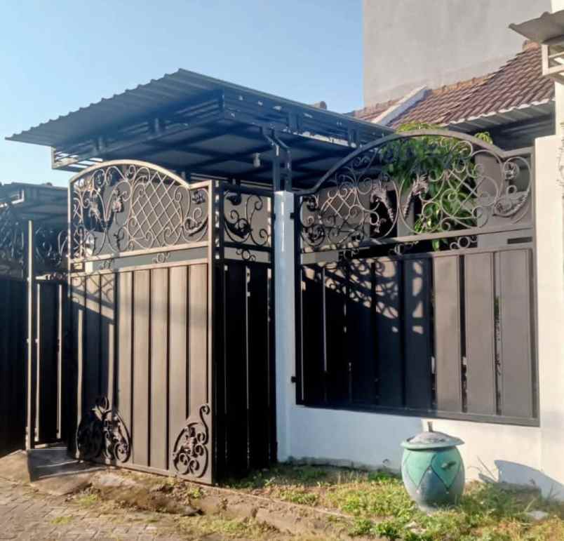 dijual rumah perumahan palm oasis