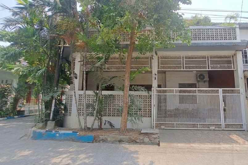 dijual rumah perumahan taman wisma asri