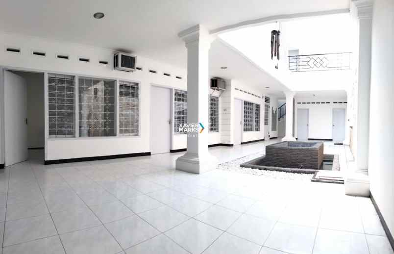 dijual rumah petemon