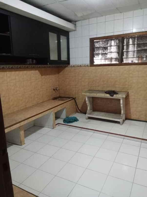 dijual rumah petemon sawahan surabaya