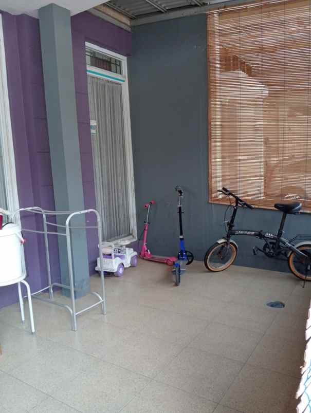 dijual rumah pinus regency