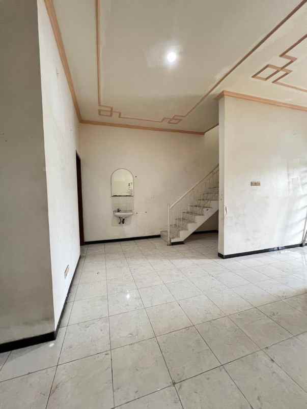 dijual rumah ploso