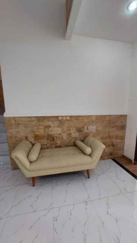 dijual rumah ploso timur