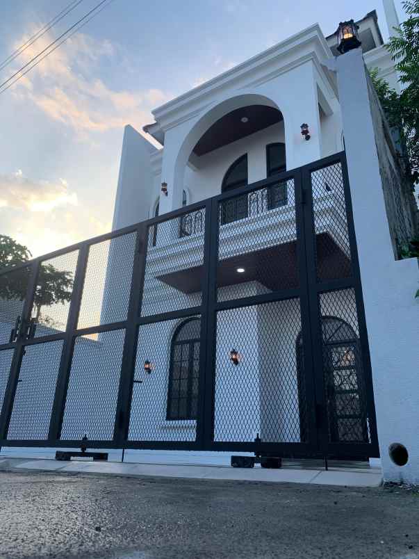 dijual rumah pokoh