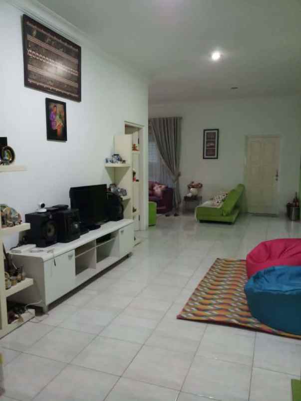 dijual rumah pondok aren