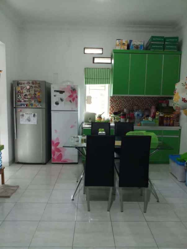 dijual rumah pondok aren