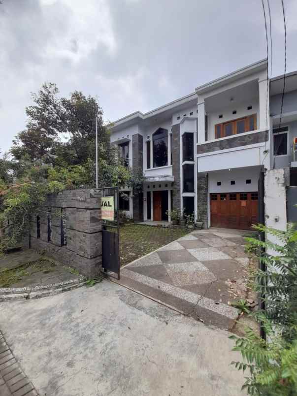 dijual rumah pondok hijau gegerkalong