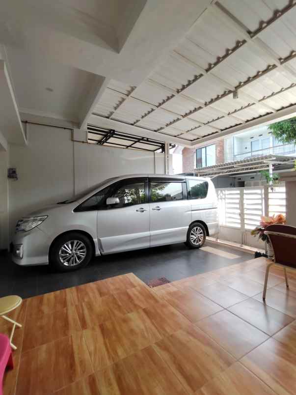 dijual rumah pondok kelapa