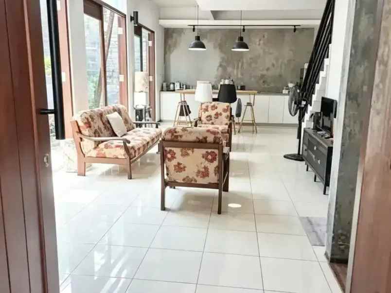 dijual rumah pondok kelapa