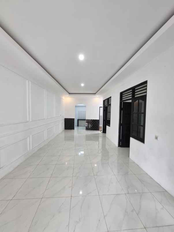 dijual rumah potorono