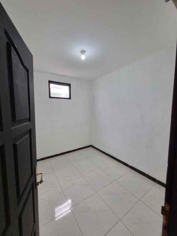 dijual rumah potorono