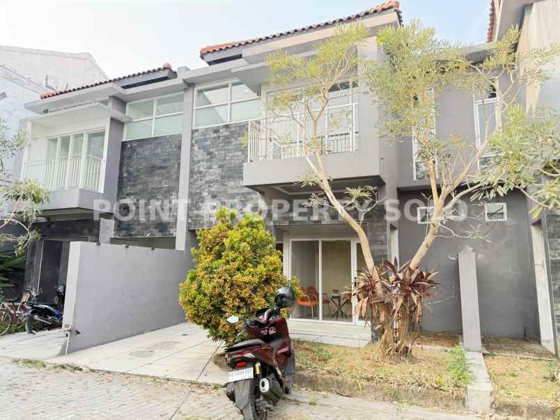 dijual rumah pucangsawit jebres surakarta