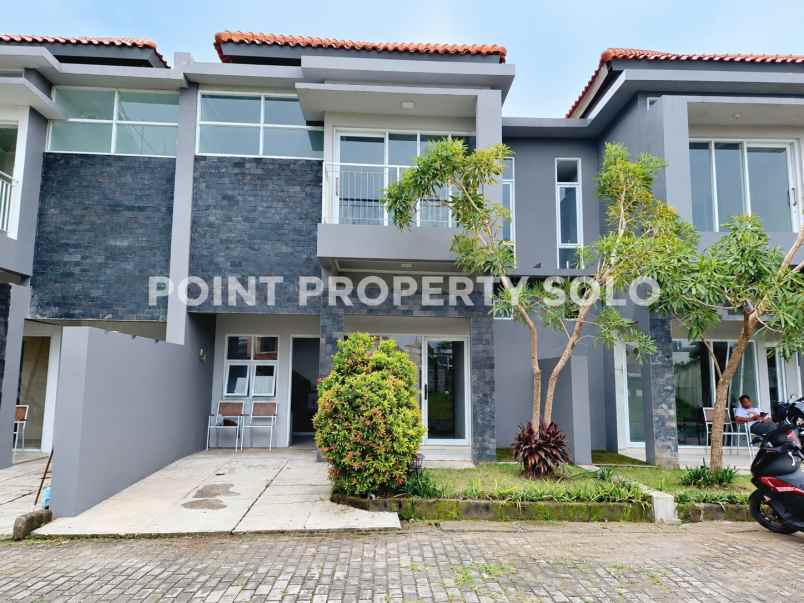dijual rumah pucangsawit jebres surakarta
