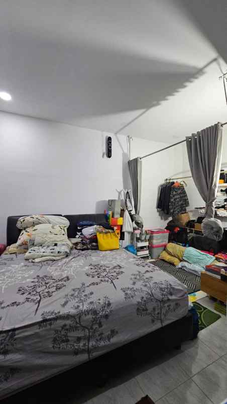 dijual rumah puri gardena