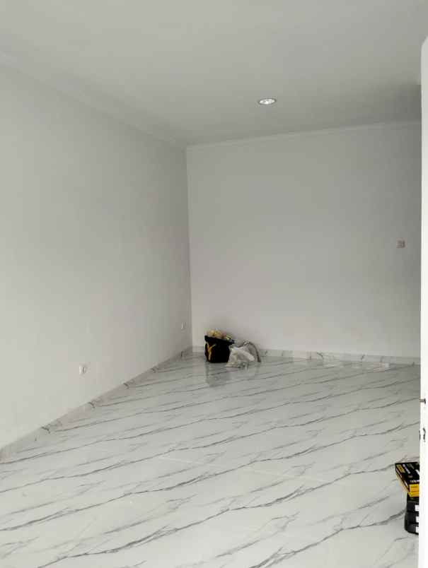 dijual rumah puri gardena