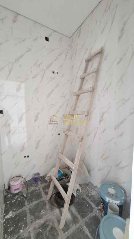 dijual rumah purwomartani