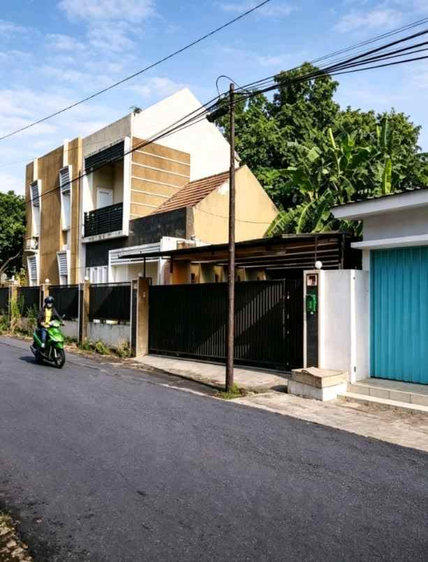 dijual rumah purwomartani kalasan