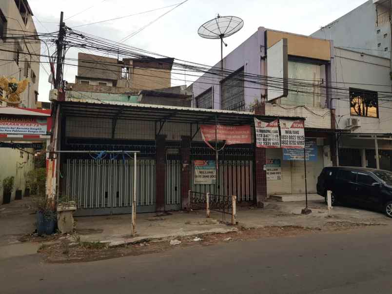 dijual rumah pusat kota surabaya lokasi strategis