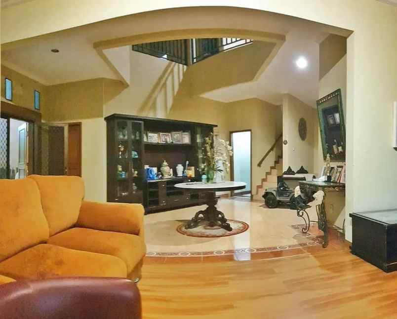 dijual rumah raffles hills cibubur