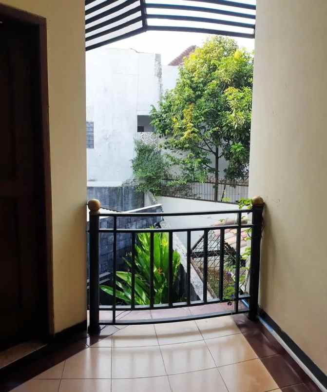 dijual rumah raffles hills cibubur