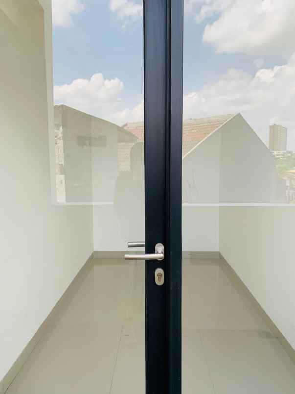dijual rumah roxy duri pulo gambir