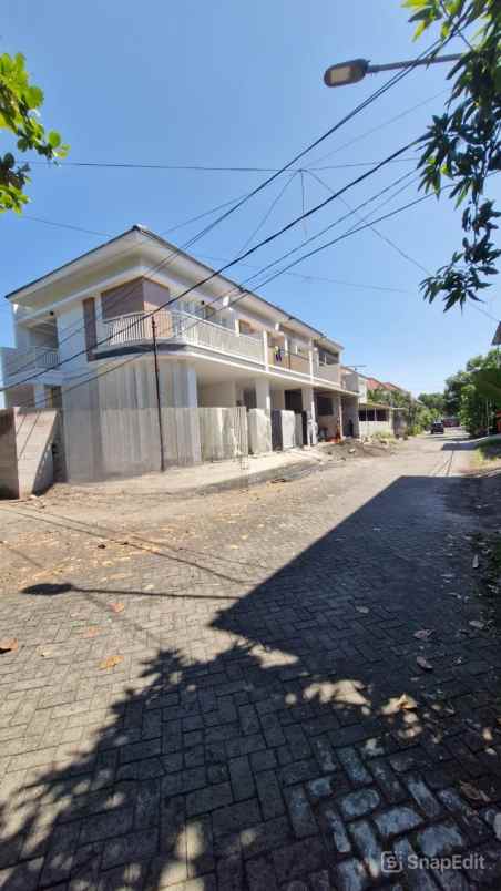 dijual rumah rungkut