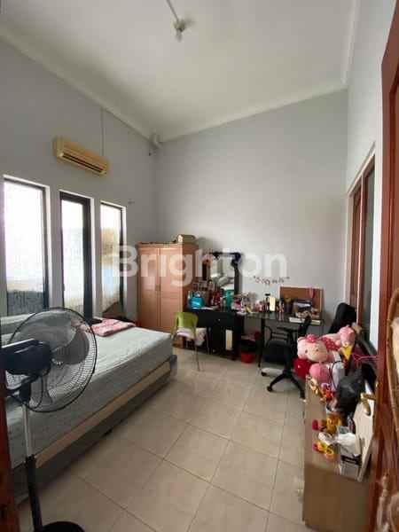 dijual rumah rungkut asri