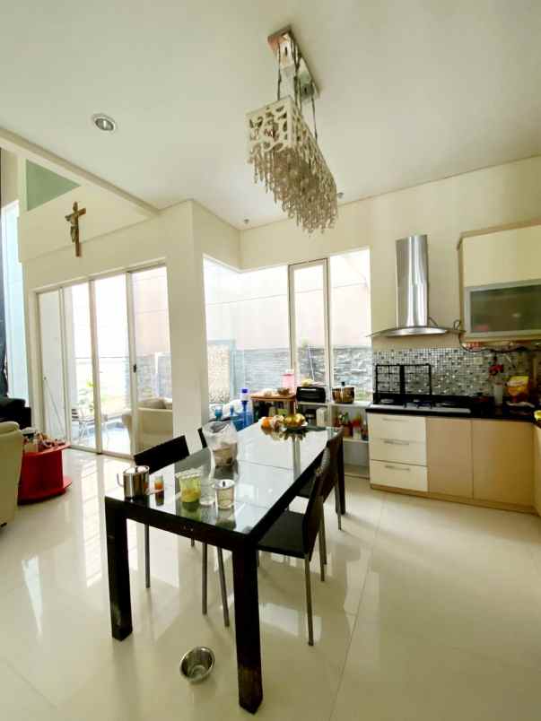 dijual rumah san diego