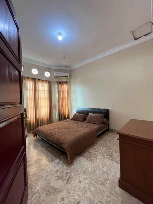 dijual rumah sanggrahan condongcatur