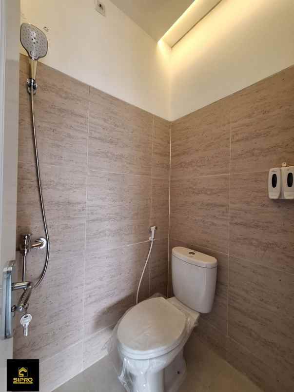 dijual rumah sawah baru ciputat