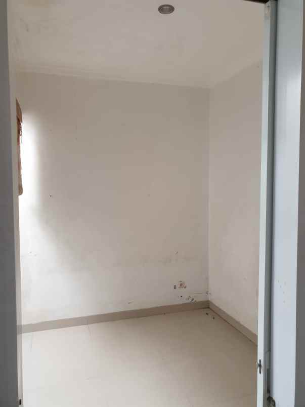 dijual rumah second di beji