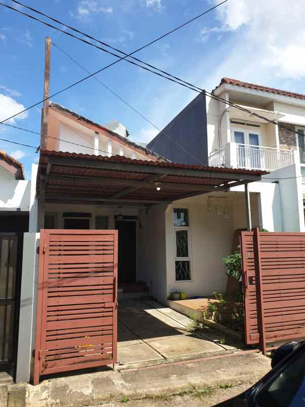 dijual rumah second di beji