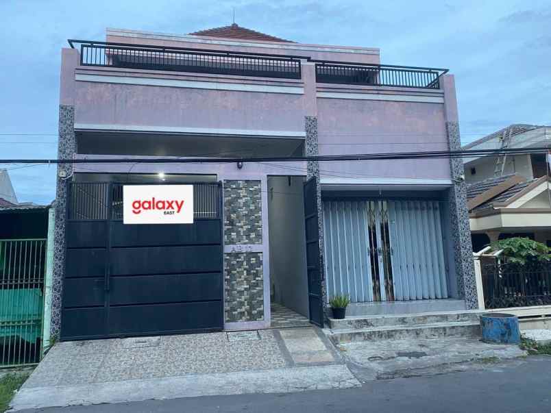 dijual rumah semolowaru