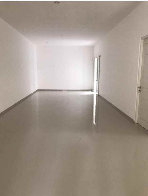 dijual rumah semolowaru elok