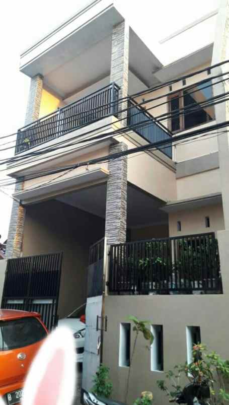 dijual rumah semper barat