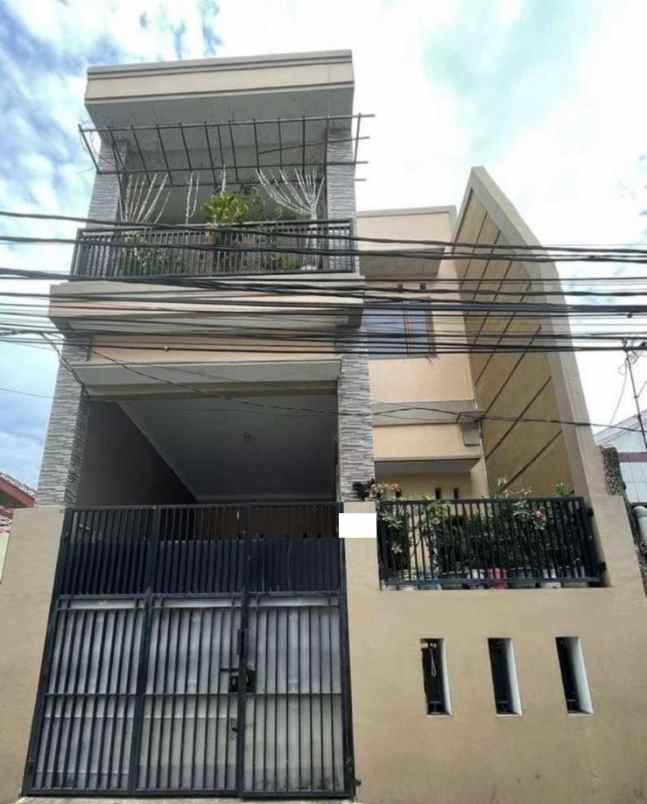dijual rumah semper barat